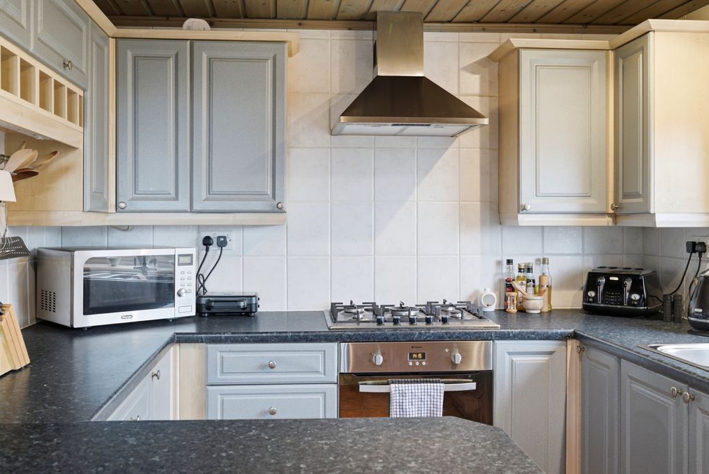 Additional image 8 of 4 bed semi-detached house for sale5 Fingask Street, Dundee DD3