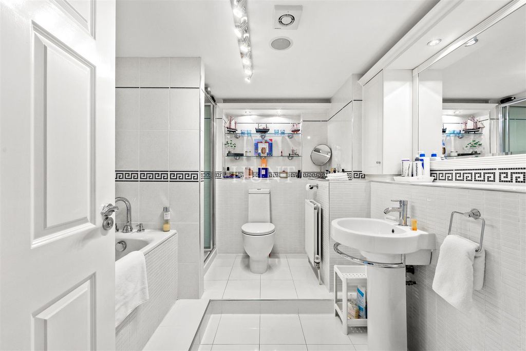 Additional image 20 of 4 bed flat for saleRegents Drive, Repton Park, Woodford Green, Essex IG8