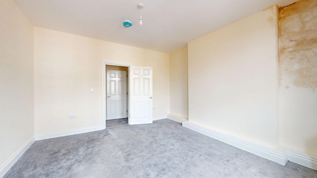 Property photo 3 of 11 Flat B, 1 Wyndham Crescent, Tufnell Park, London, N19 5Qj