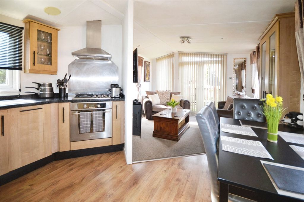 Property photo 2 of 15 Kitchen/Dining Area
