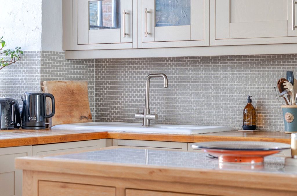 Property photo 3 of 5 Kitchen Island