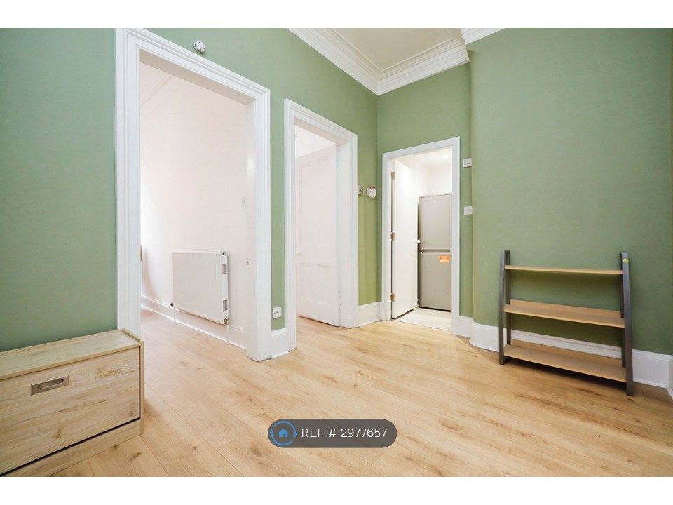 Property photo 3 of 13 Hall