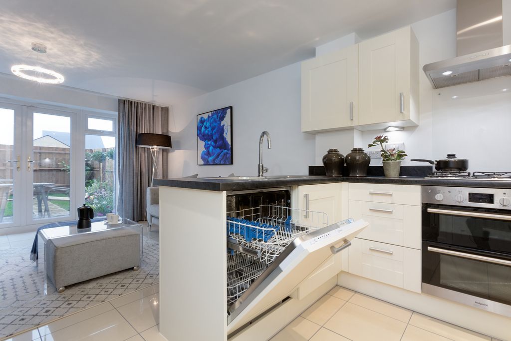 Property photo 2 of 6 Winchcombe_05 Kitchen
