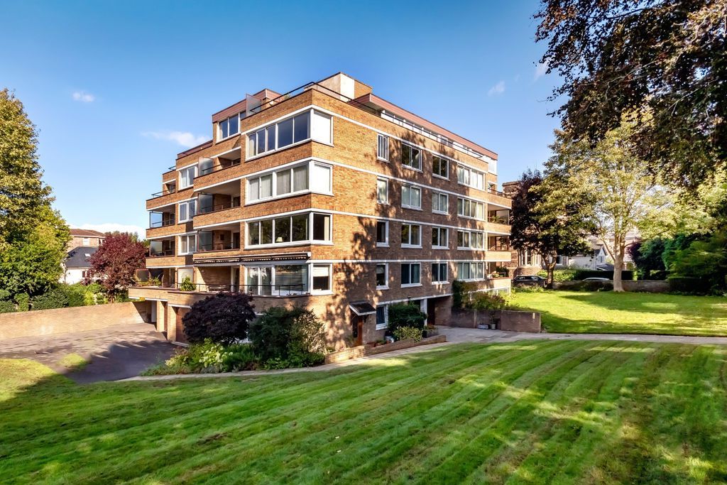 Property photo 2 of 18 External