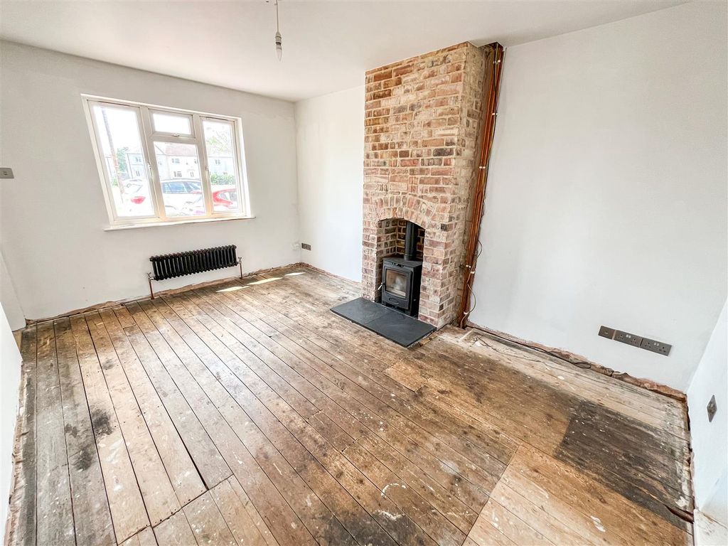 Property photo 3 of 8