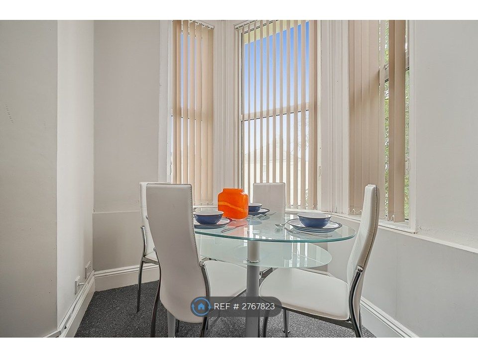 Property photo 3 of 9 Dining Area