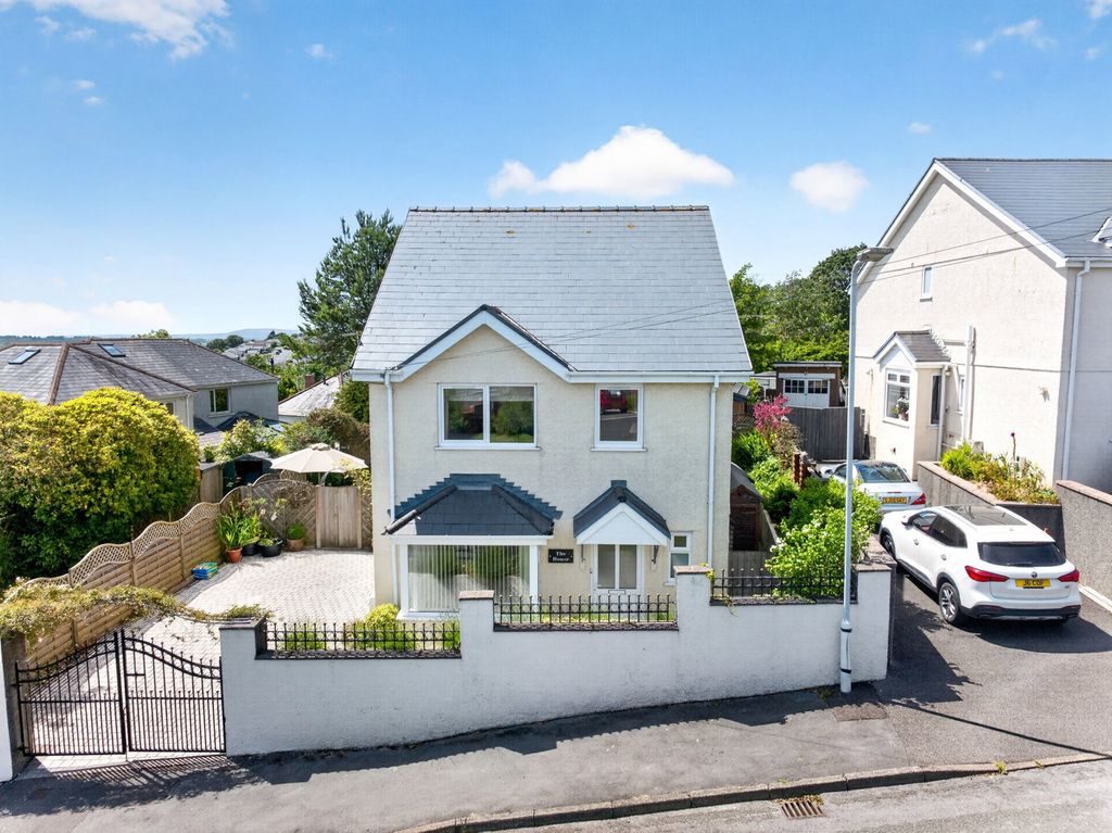 Property photo 1 of 48