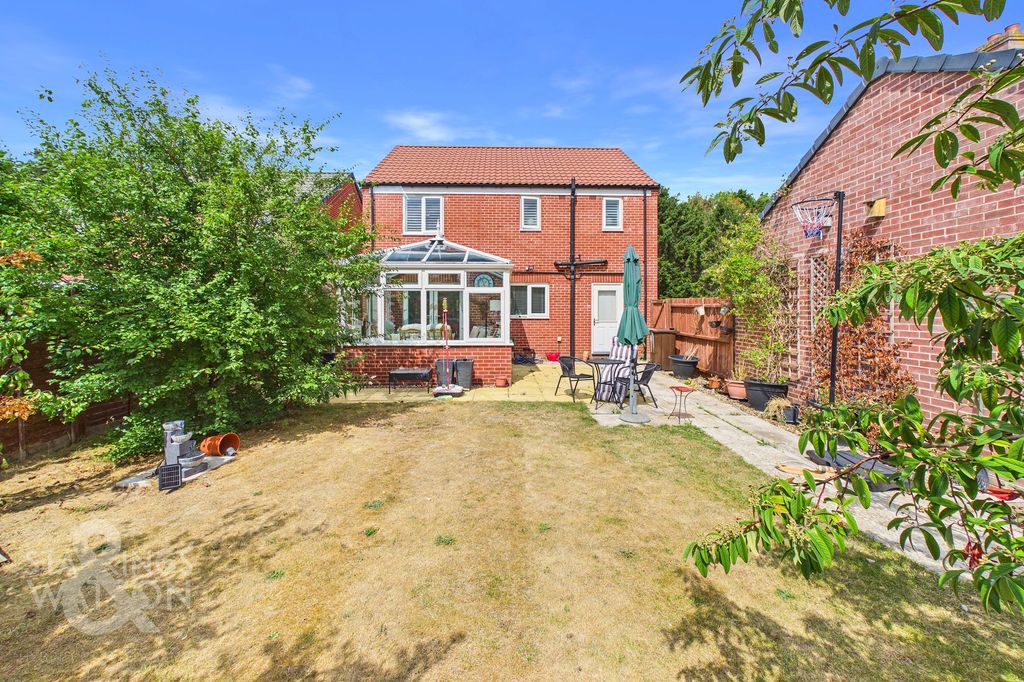 Property photo 1 of 24