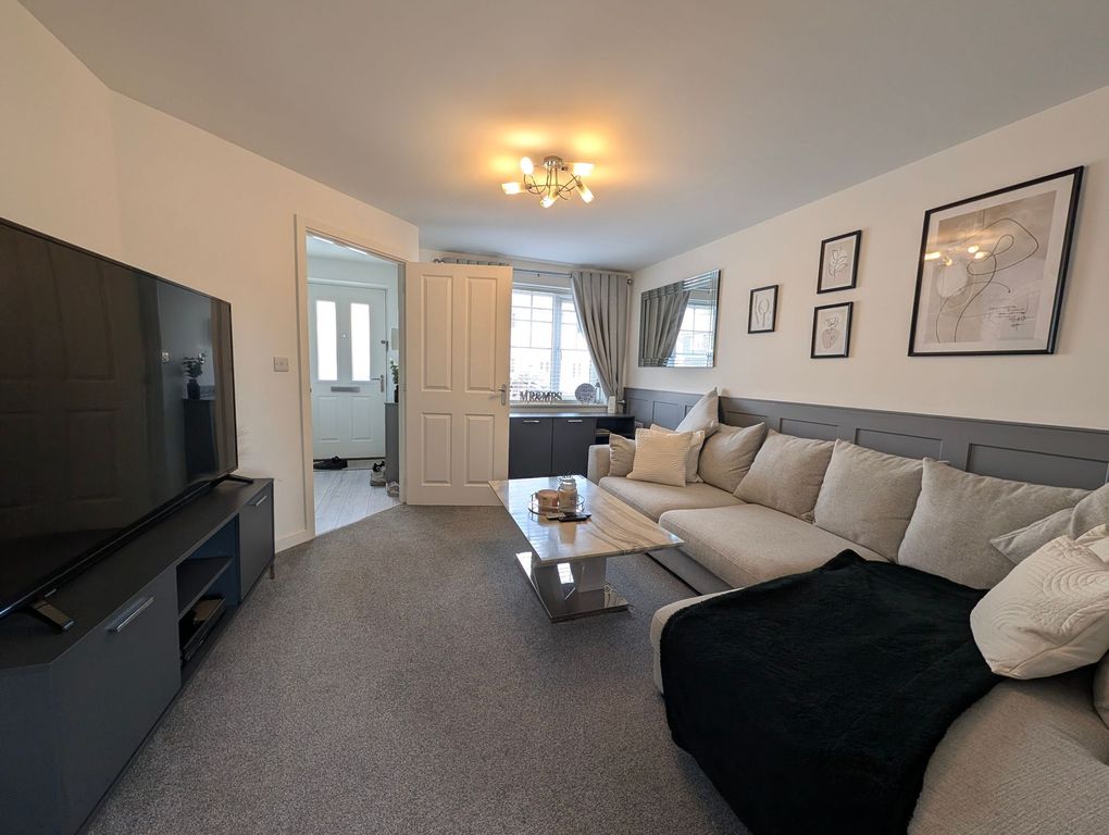 Property photo 3 of 12