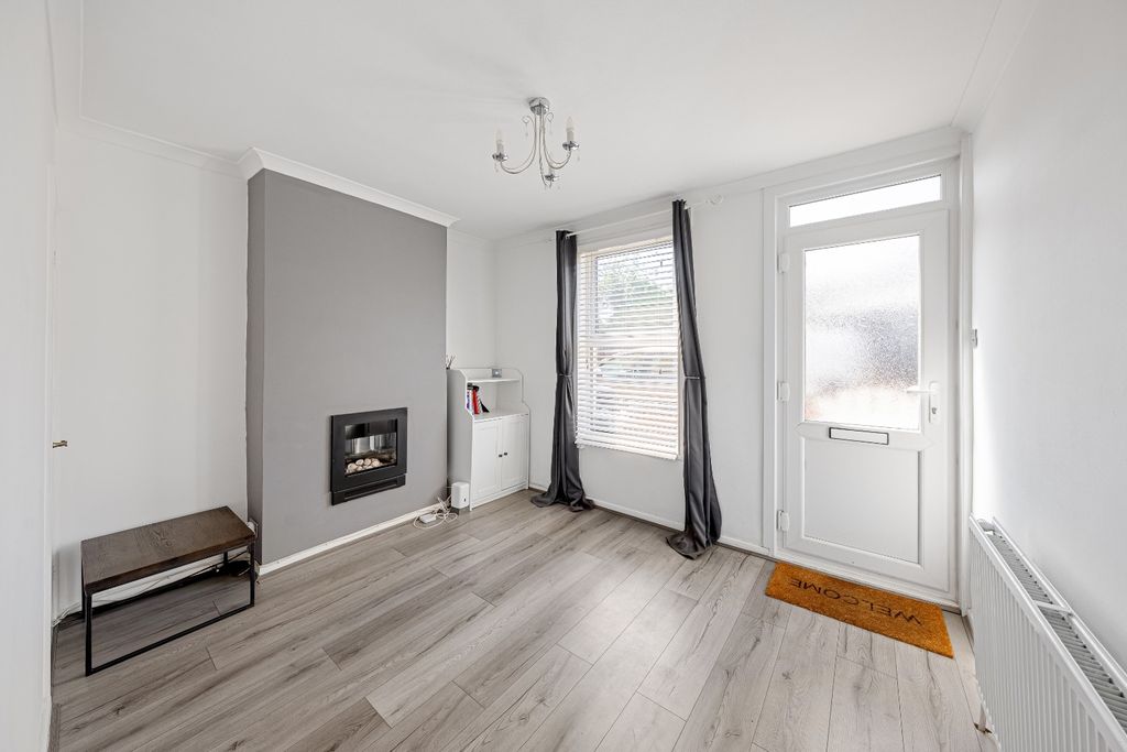 Property photo 2 of 11 5128154