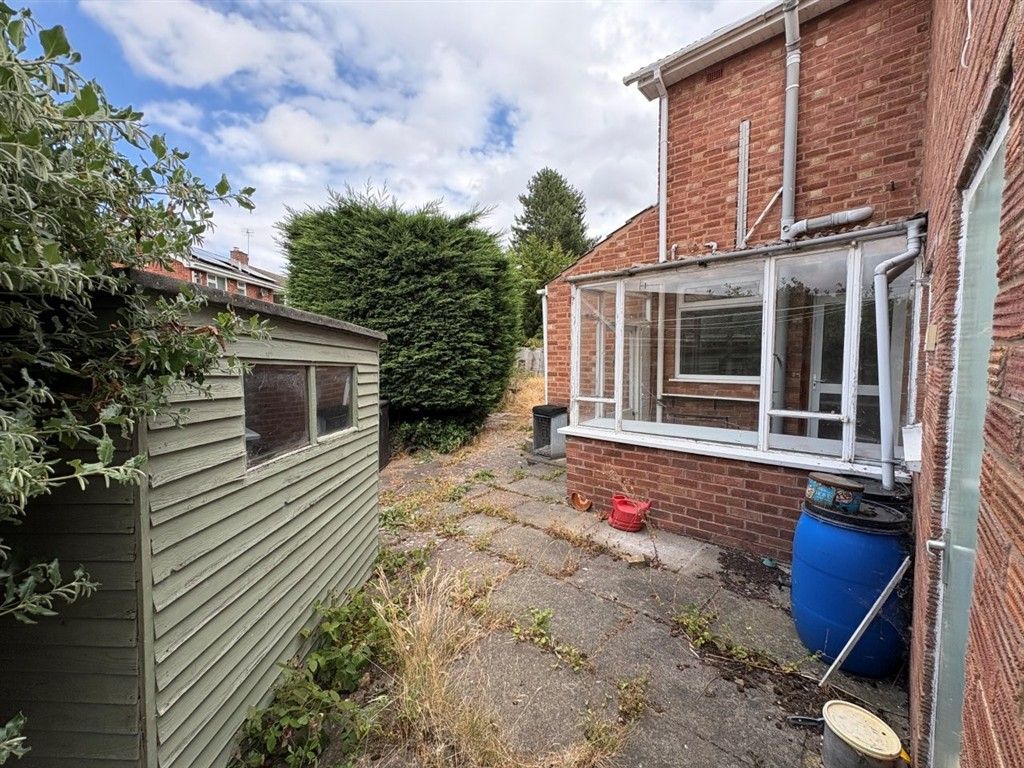 Property photo 3 of 12