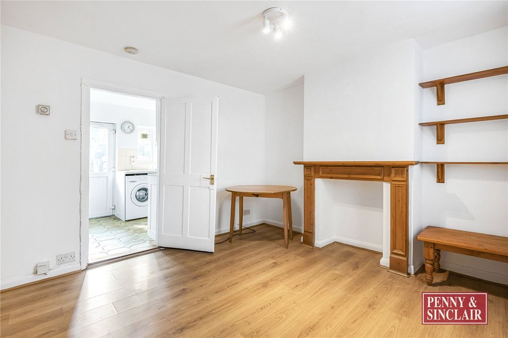 Property photo 2 of 11 Picture No. 20