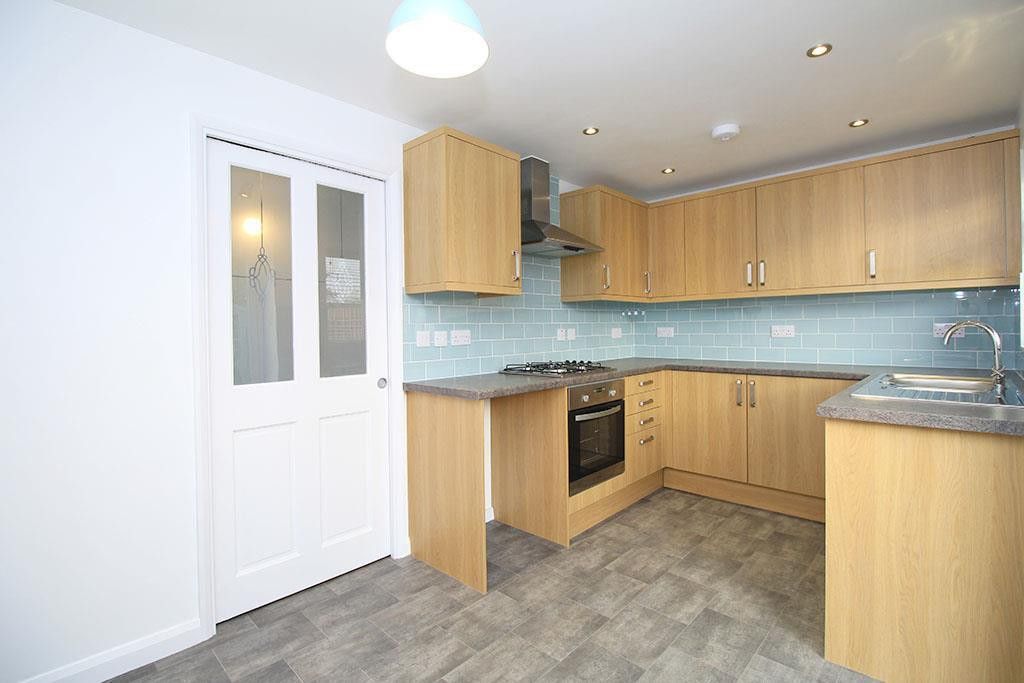 Property photo 3 of 25 Kitchen