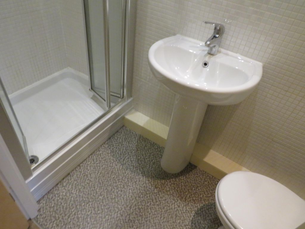 Property photo 2 of 5 Shower Room