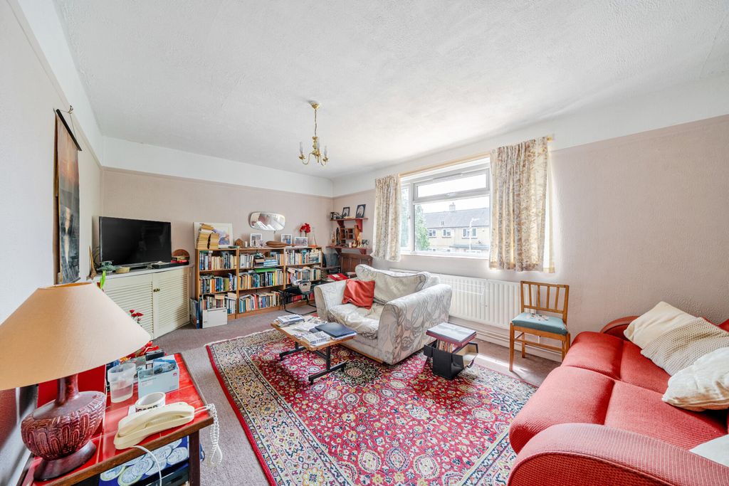 Property photo 2 of 13 1316040-2-685Eadf...