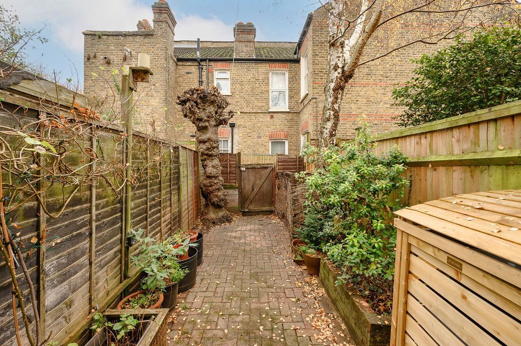 Property photo 2 of 24