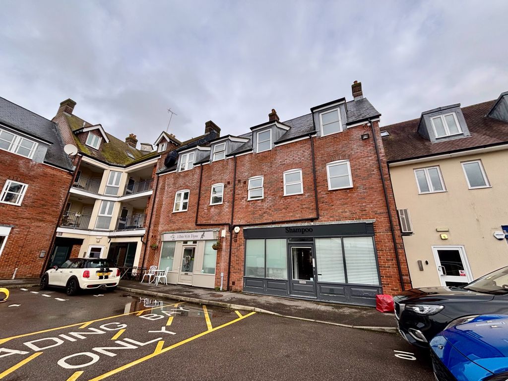 Property photo 1 of 8 Front