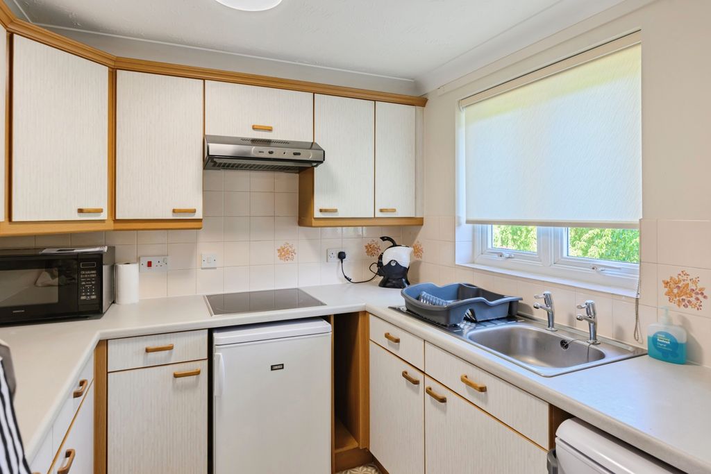 Property photo 2 of 12 Kitchen
