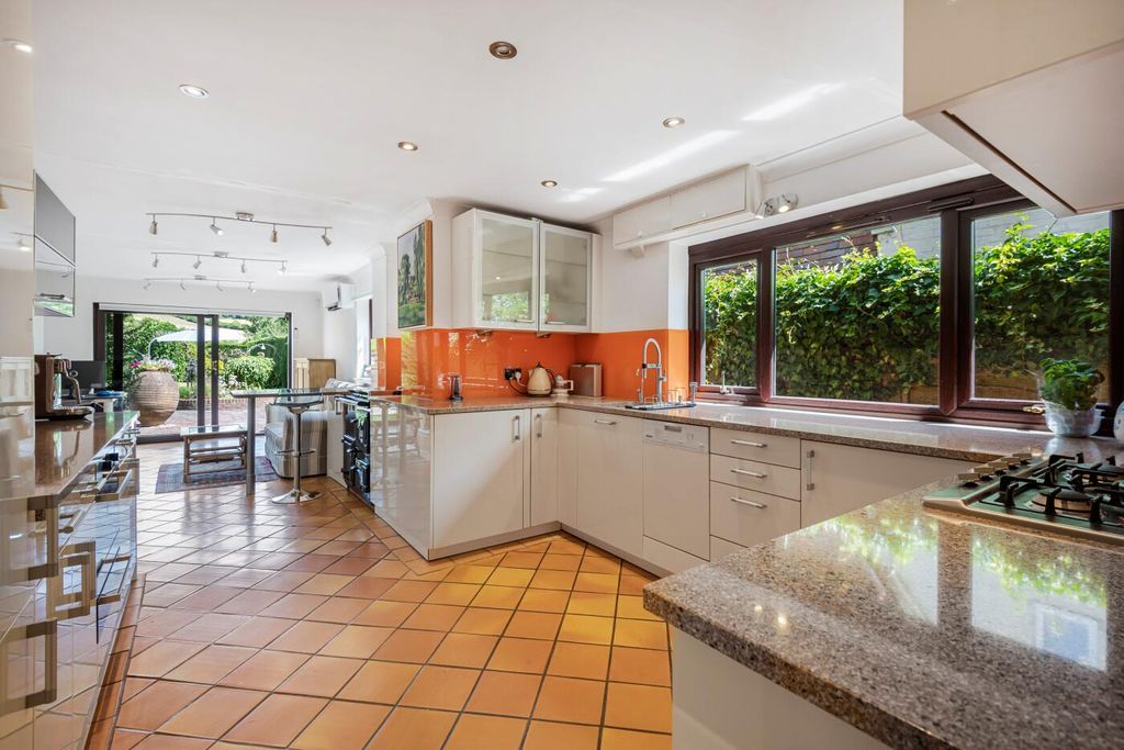 Property photo 2 of 52 Image
