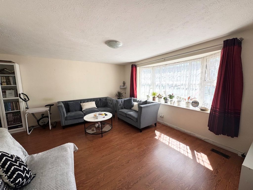 Property photo 2 of 19