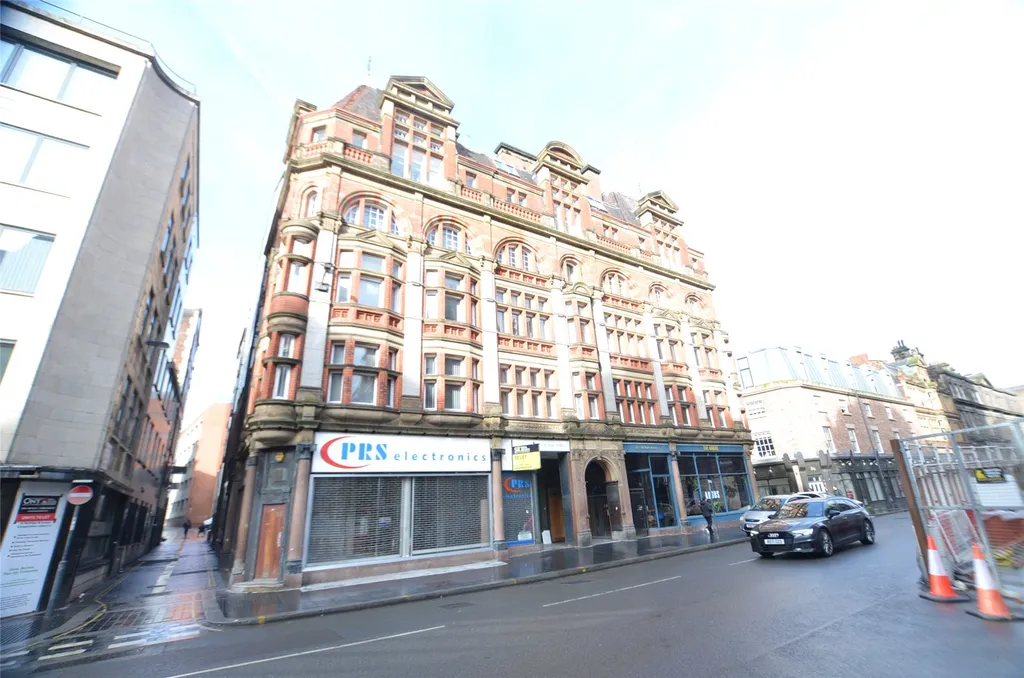 Apartment in Liverpool L2 - More