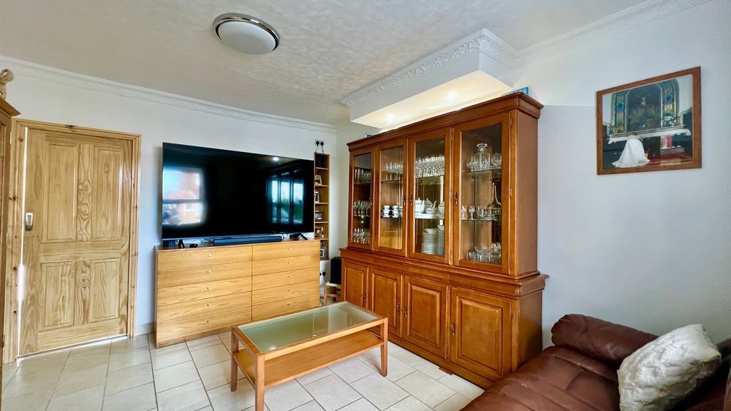 Property photo 3 of 27 Photo 16