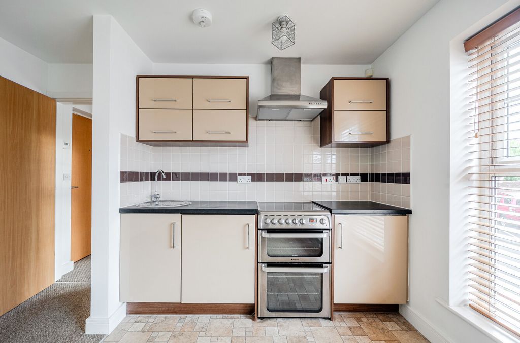 Property photo 3 of 15 1536228-12-6Ad0F3...