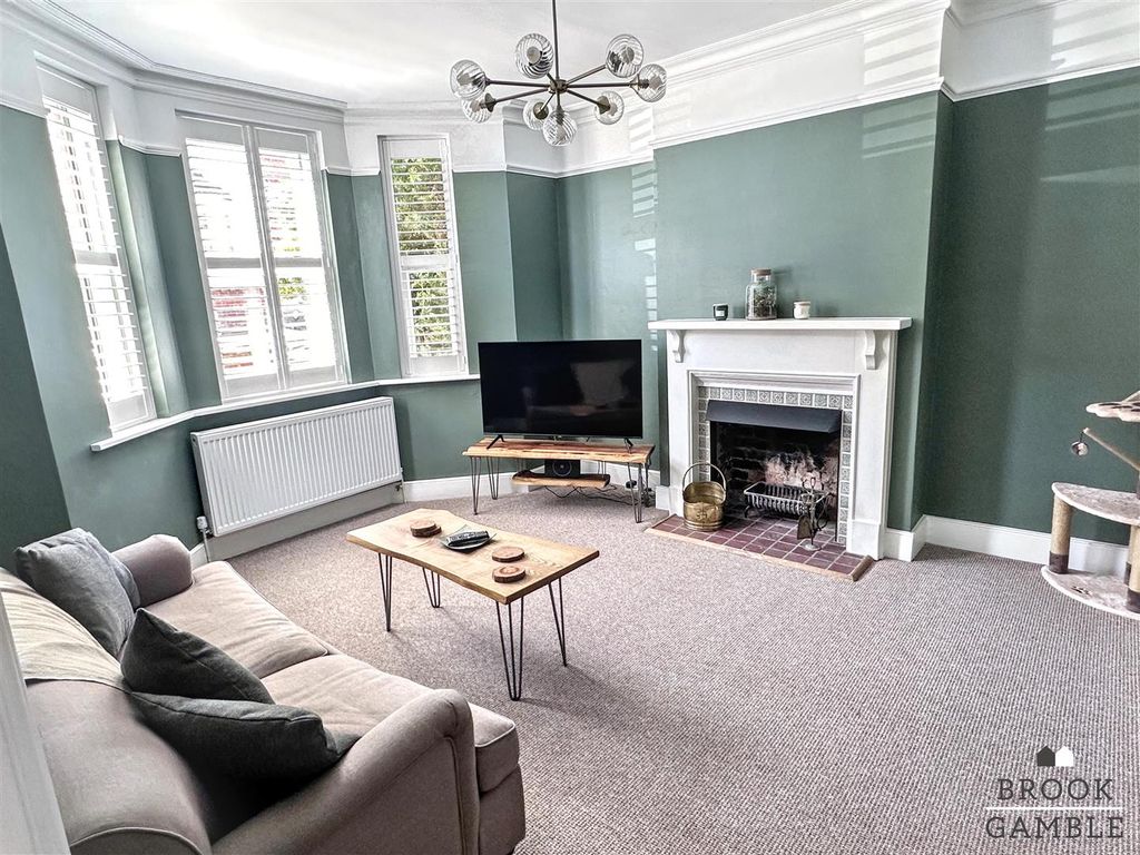 Property photo 2 of 19 01323 438506
