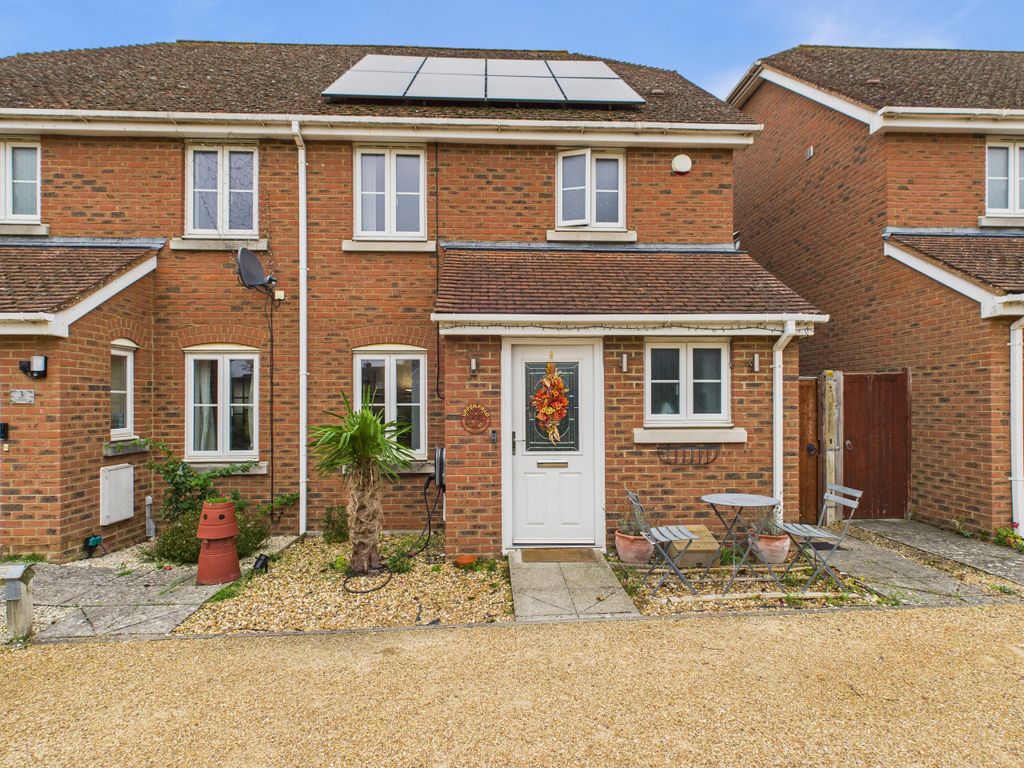 Property photo 1 of 16 Cam02536G0-Pr0020-Still004