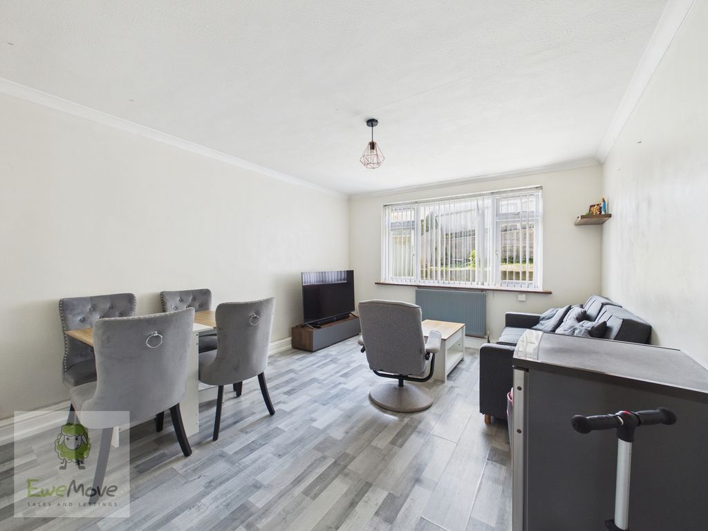 Property photo 3 of 10 Living Dining Room