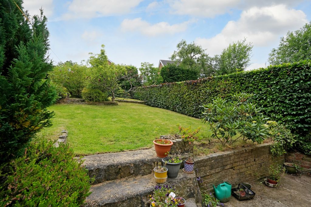 Property photo 2 of 26 Garden