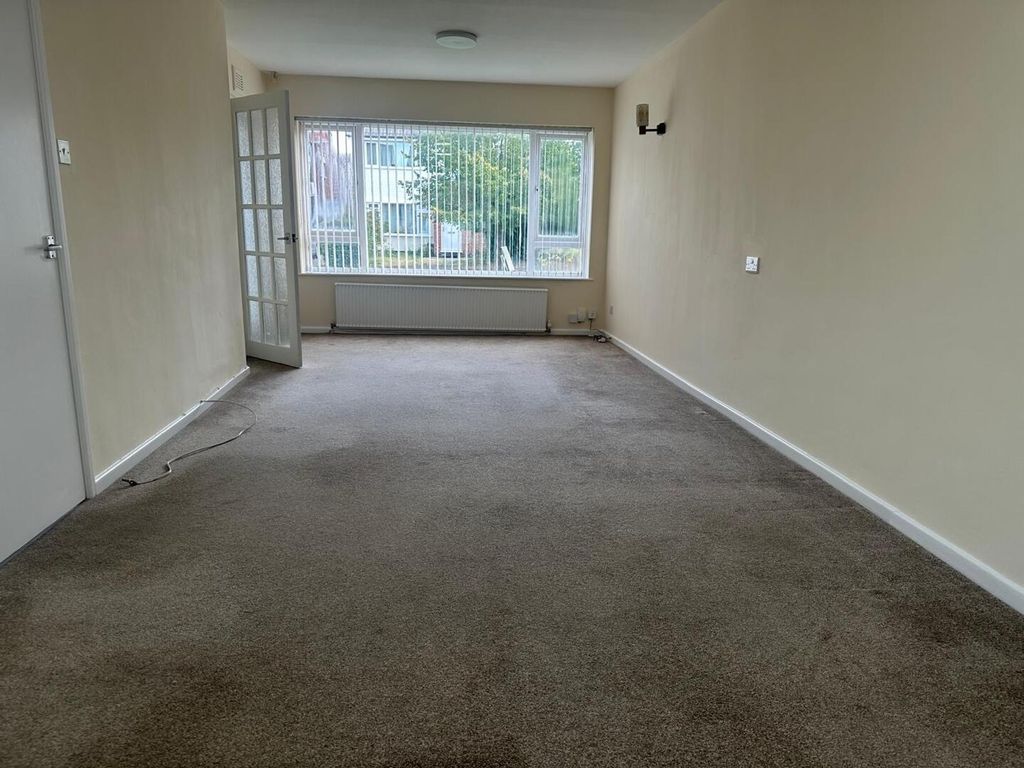Property photo 2 of 10 Living Room