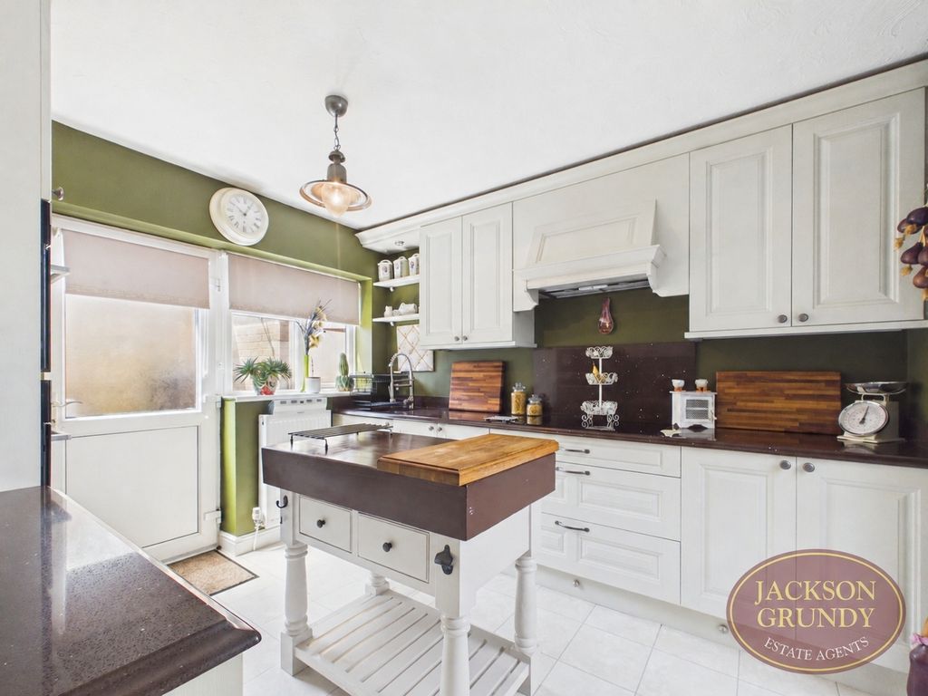 Property photo 3 of 18 Pie Corner