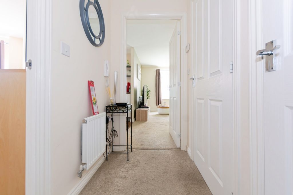 Property photo 3 of 12 Hallway