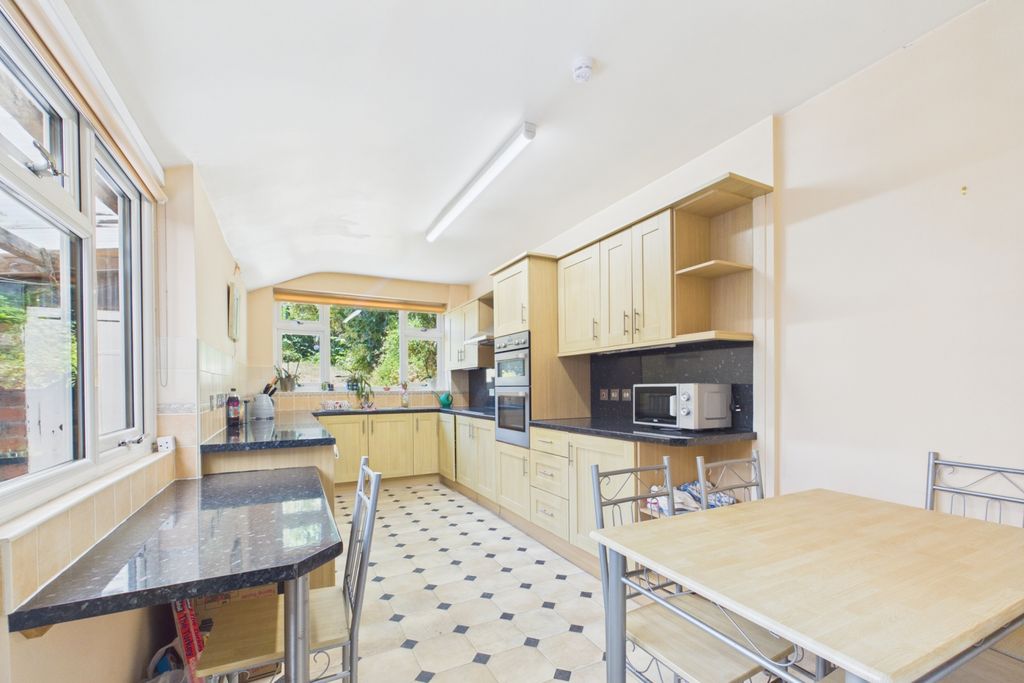 Property photo 2 of 24 Picture No. 23