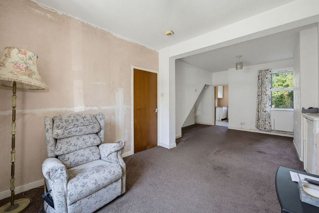 Property photo 3 of 28