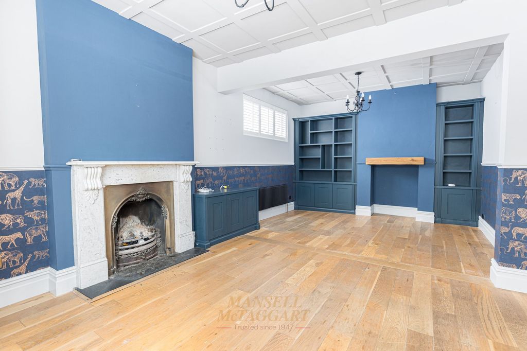 Property photo 2 of 32