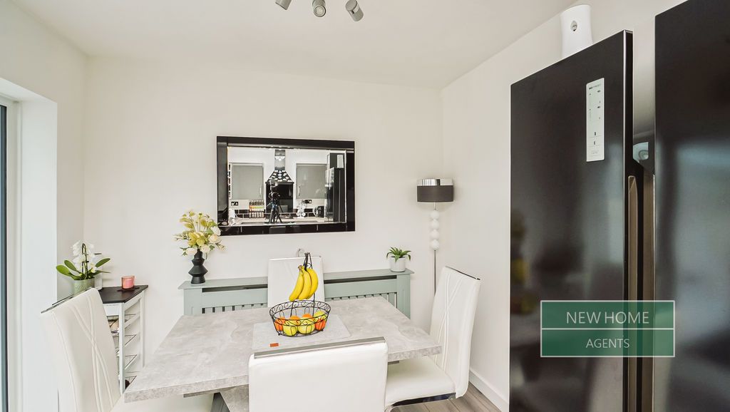 Property photo 3 of 19 Photo 15