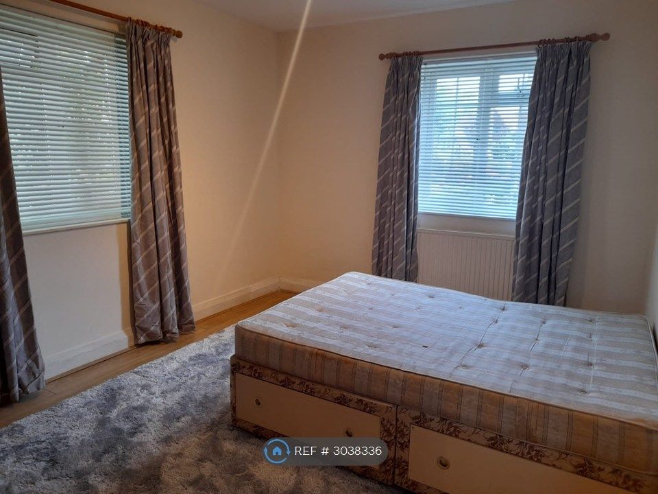 Property photo 2 of 10 Bedroom 1