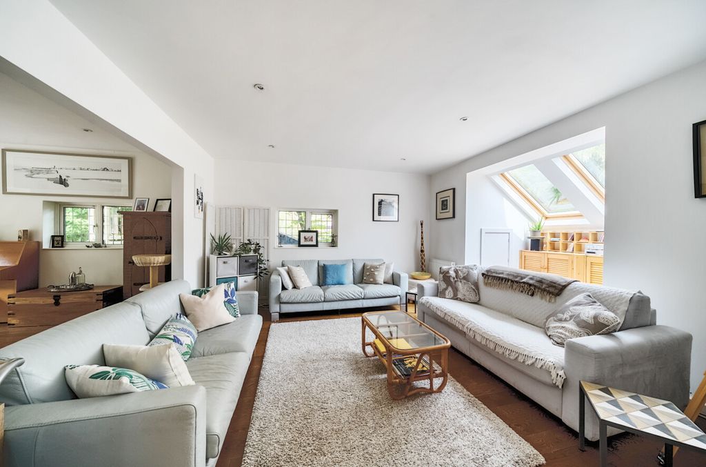 Property photo 3 of 35 1331450-17-689c95...