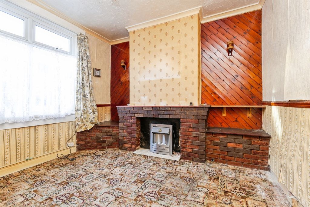 Property photo 2 of 15