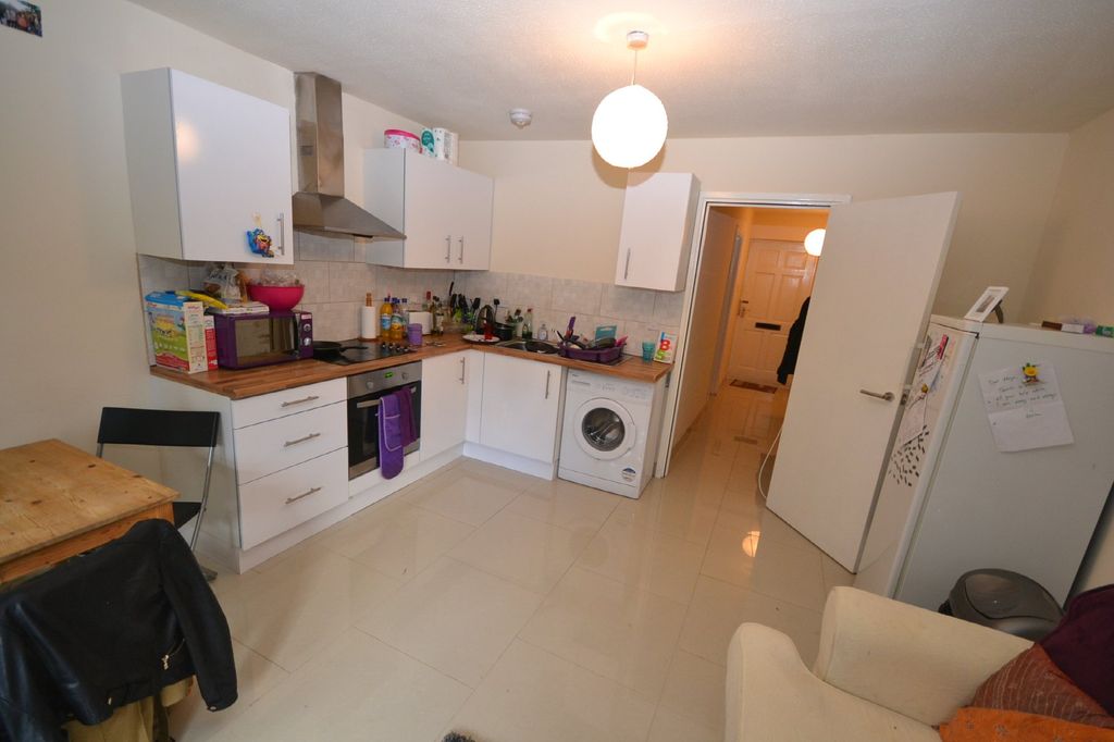 Property photo 2 of 8