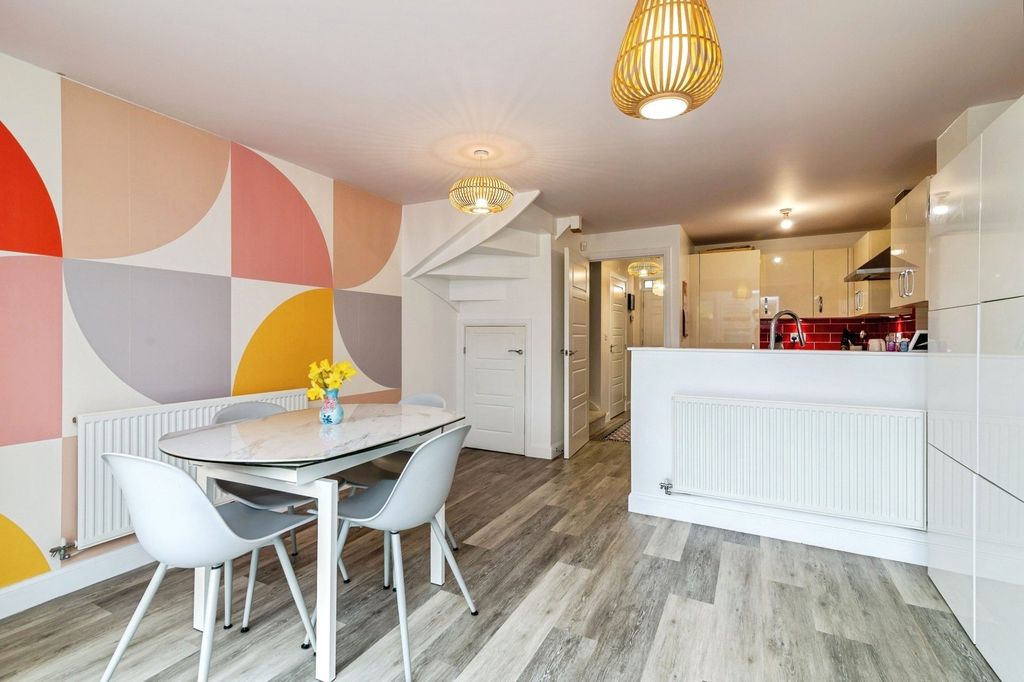 Property photo 3 of 21 Pbox-Img.Jpg