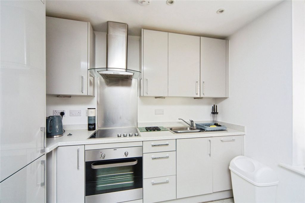Additional image 4 of 2 bed flat for saleStation Road, Deganwy, Conwy LL31