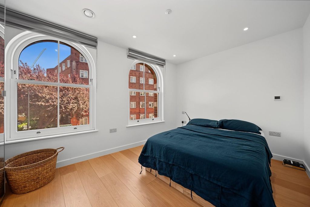 Property photo 2 of 12 8