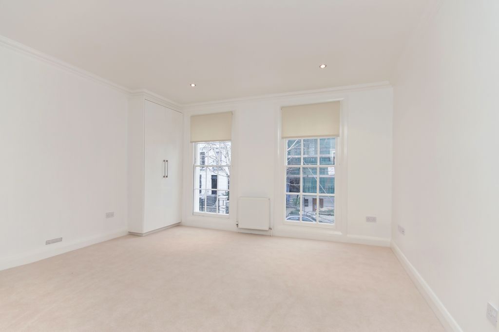 Property photo 2 of 9 Front