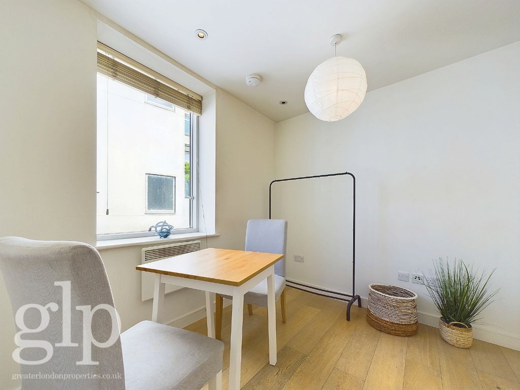 Property photo 3 of 13 940486