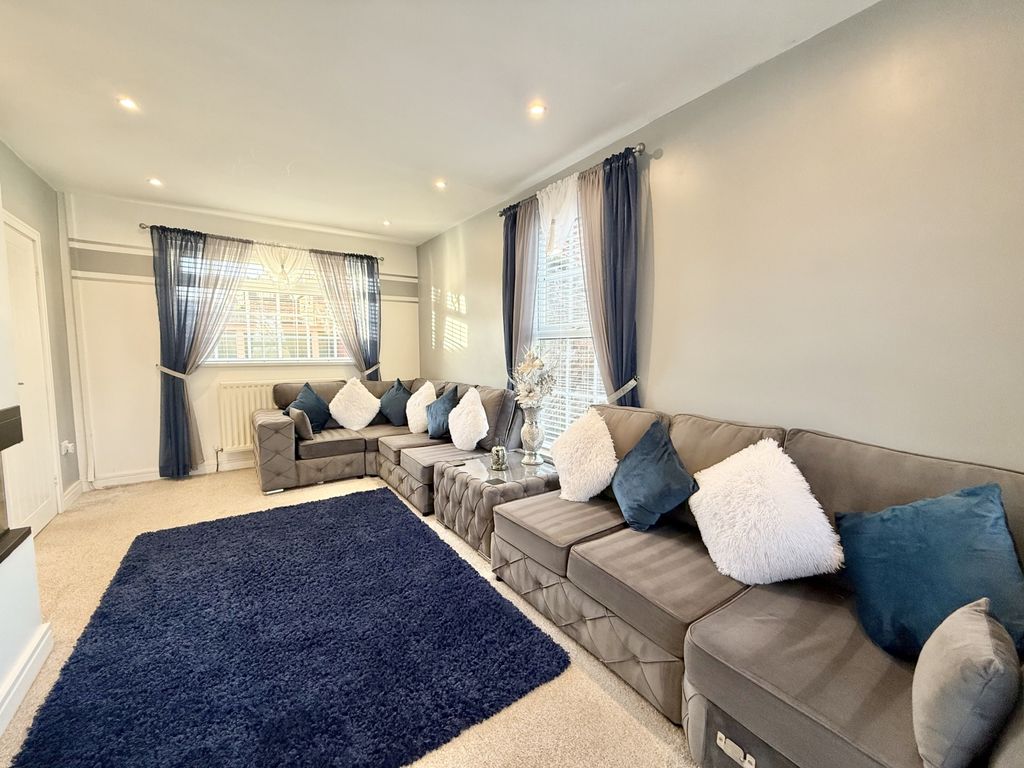 Property photo 2 of 14 Img_4949