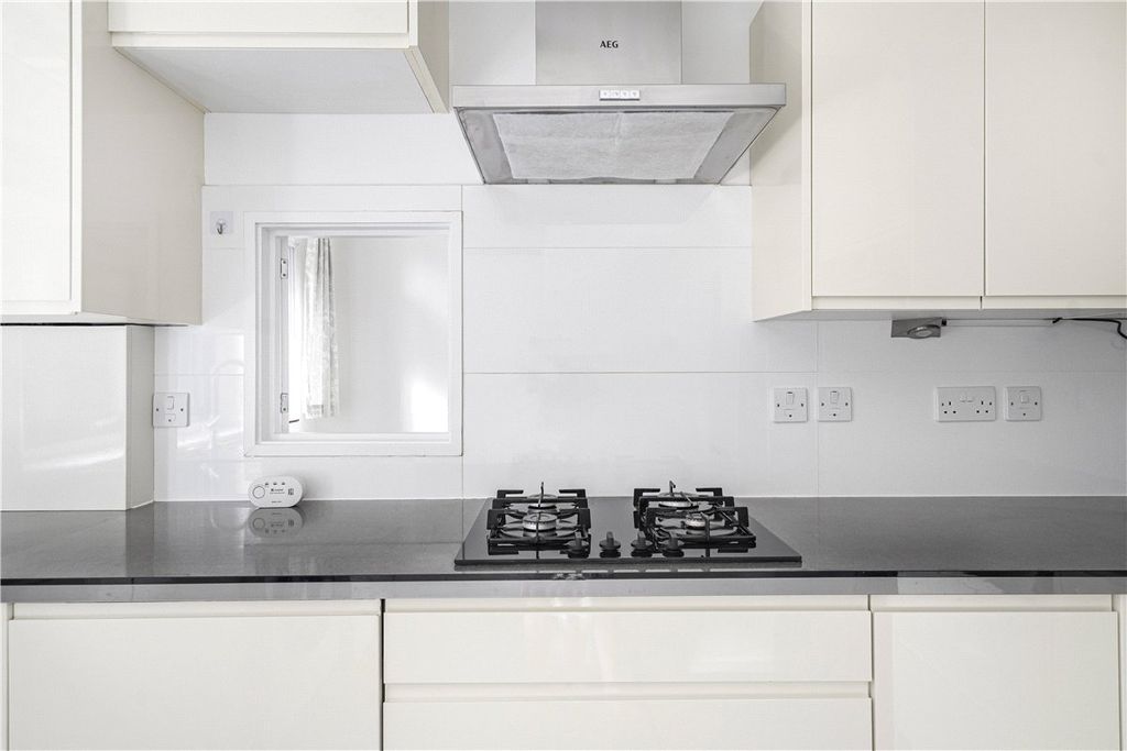 Property photo 3 of 13 Picture No. 11