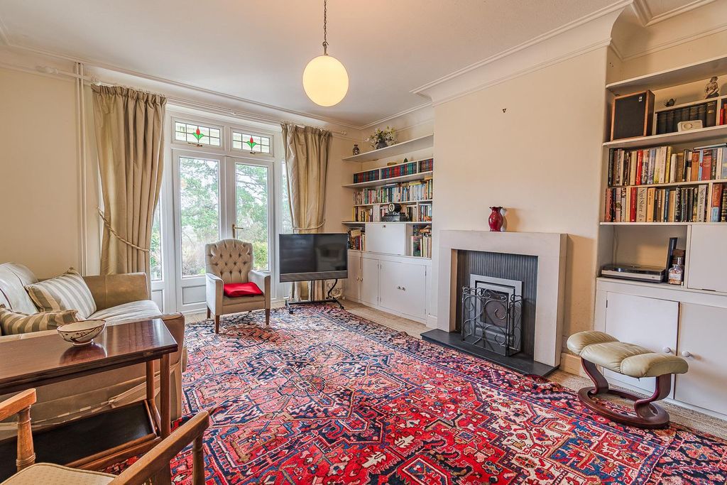 Property photo 3 of 32 Living Room